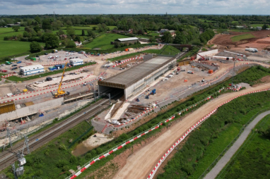 Huge beams lifted into place for new HS2 bridge near Kenilworth - image:HS2